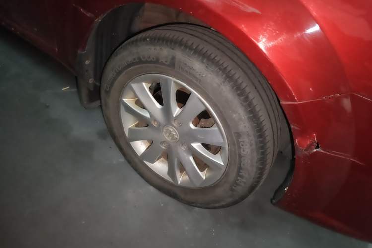 Used Buick Excelle 2015 1.5L Manual Classic Trim Right Front Wheel Hub
