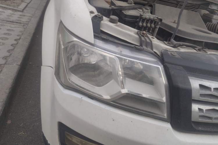 Used CHANGAN KAICHENG Shenqi F30 2019 1.5L Comfort Edition China VI Dual-Cab Short-Wheelbase DAM15KL Right Front Headlight