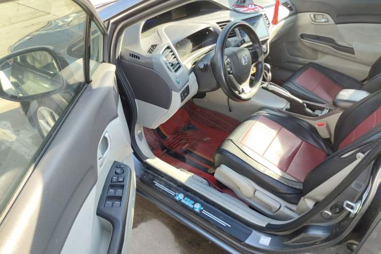 Used Honda Civic 2013 10th Anniversary 1.8L Automatic Comfort Version Driver Seat