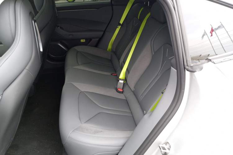 Used XPeng P7 2025 Model—750 All-Wheel-Drive High-Performance Ultra
