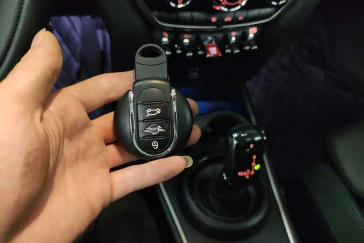 Used MINI Countryman 2019 1.5T COOPER ALL4 Artist Weekend Travel Edition Vehicle Key