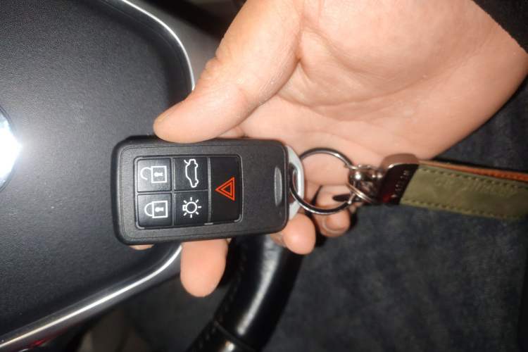 Used Volvo V40 2014 2.0T Zhiya Edition
