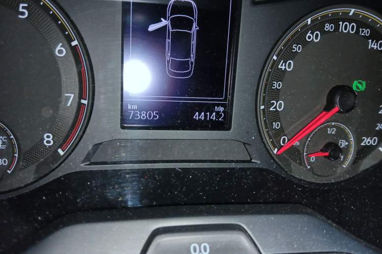 Used Volkswagen Sagitar 2020 280TSI DSG Comfort Version China VI Standard Odometer Close Up