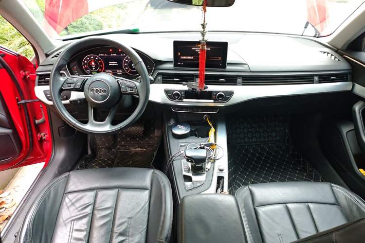 Used Audi A4L 2018 30th Anniversary Edition 40 TFSI Fashion Model Center Console