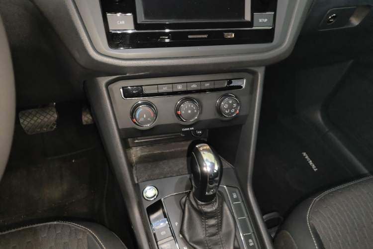 Used Volkswagen Tiguan L 2019 330TSI Automatic Two-Wheel Drive Luxury Edition China VI Standard