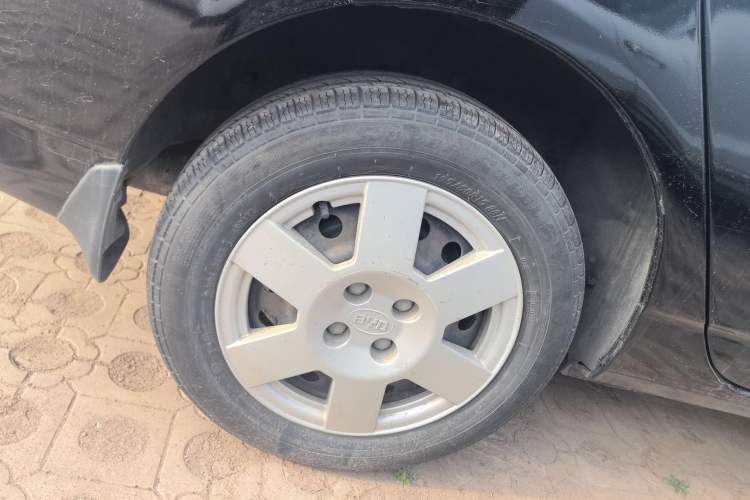 Used BYD F3 2012 Energy-Saving Model 1.5L Manual Comfort Version Right Rear Wheel Hub