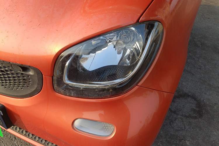 Used smart fortwo 2015 1.0L 52 kW hardtop Dynamic version