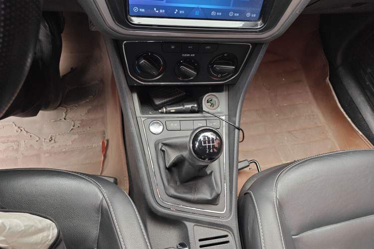 Used Volkswagen Lavida 2017 1.6L Manual Comfort Edition