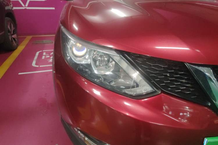 Used Nissan Qashqai 2016 2.0L CVT Luxury Edition Right Front Headlight