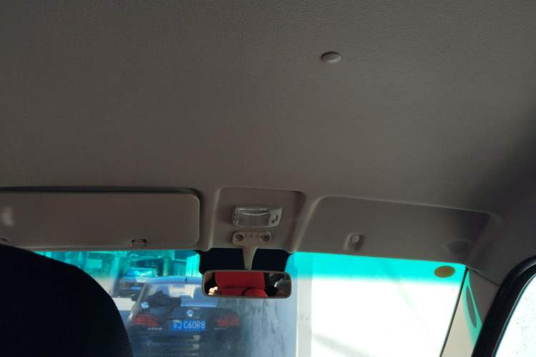 Used Jinbei Hiace X30 2023 1.5L Wealthy-Style Passenger Van 5/6/7-Seater Non-Air-Conditioned Version SWC15M
