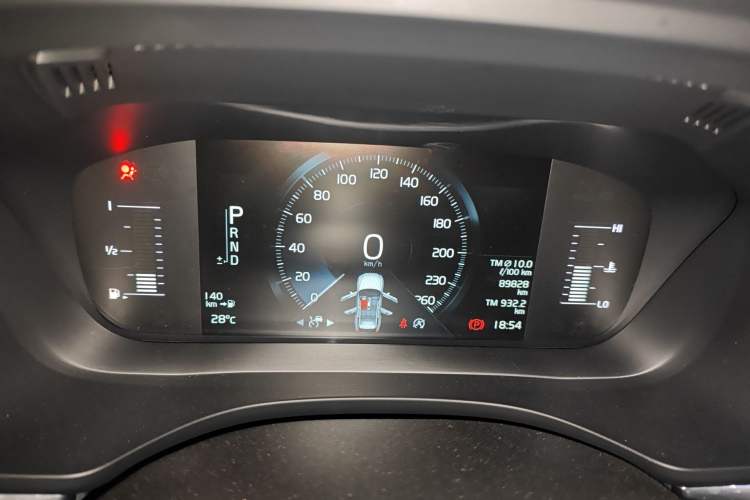 Used Volvo XC60 2019 T5 4x4 Smart Edition China VI Standard Instrument Cluster