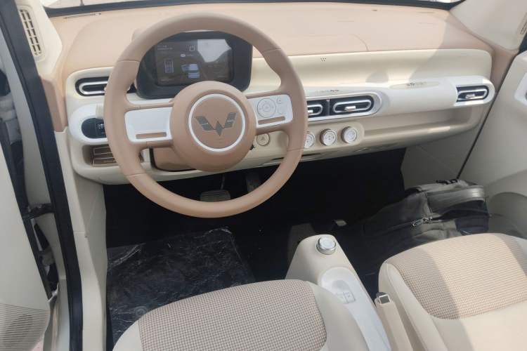 Used Wuling Hongguang MINIEV 2024 3rd Generation 215km Youth Edition Center Console