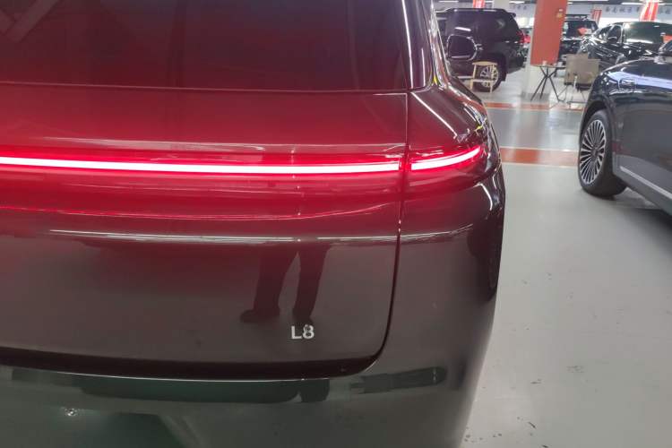 Used Li Auto L8 2023 Pro Model Exterior 3