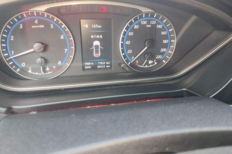 Used Haima M6 2015 1.5T Manual Luxury Model Odometer Close Up