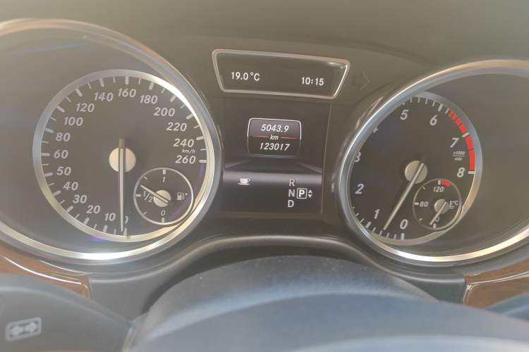 Used Mercedes-Benz M-Class 2012 ML 350 Luxury Edition Instrument Cluster