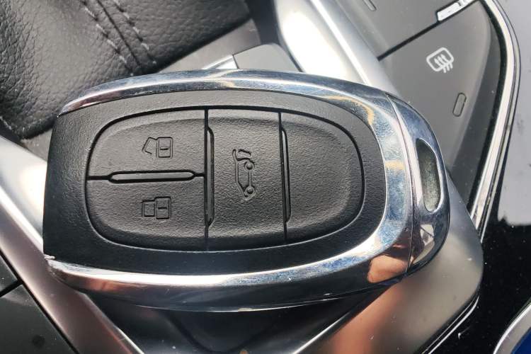 Used SAIC MAXUS D60 2019 1.5T Automatic Prestige 7-Seater Vehicle Key