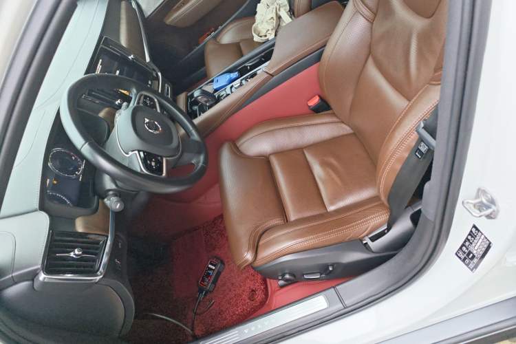 Used Volvo V90 2021 Cross Country B5 AWD Prestige Edition