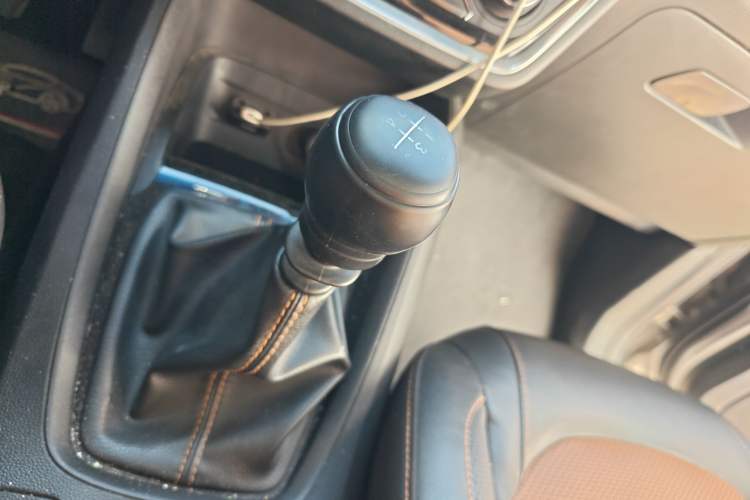 Used Wuling Hongguang S3 2018 1.5T Manual Luxury Model China V Standard