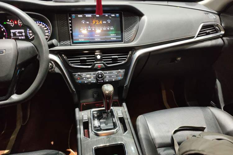 Used Venucia T90 2017 2.0L CVT Fashion Edition
