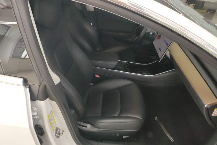 Used Tesla Model 3 2019 Long-Range Rear-Wheel-Drive Version
