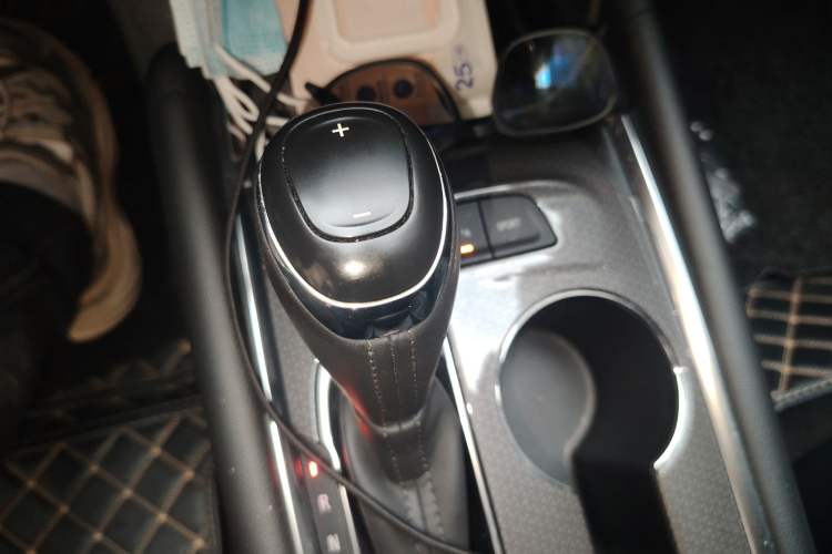 Used Chevrolet Malibu XL 2017 1.5T Automatic Ruichi Edition Gear Lever