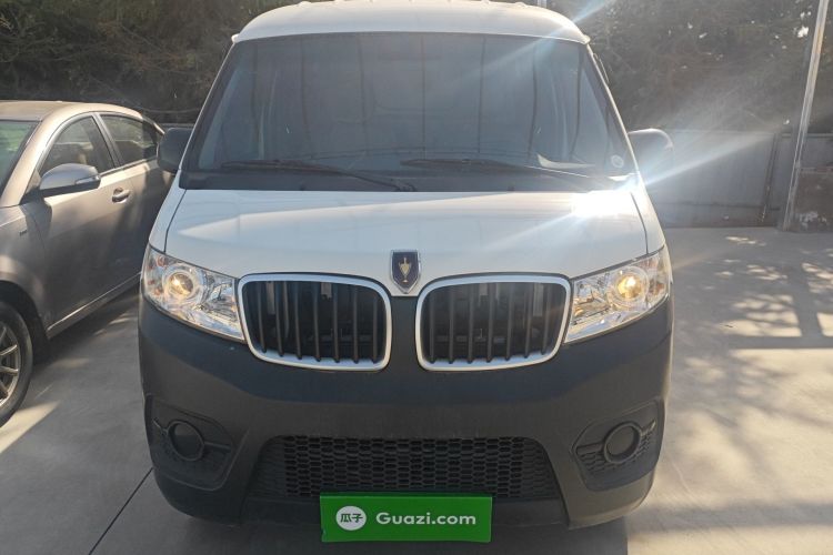 Used Jinbei Hiace X30 2023 1.5L Super-Enjoyment Van 2/5 Seats Non-Air-Conditioned Version SWC15M Front