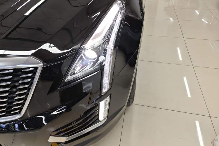 Used Cadillac XT5 2021 2.0T Two-Wheel Drive Luxury Version Left Front Headlight