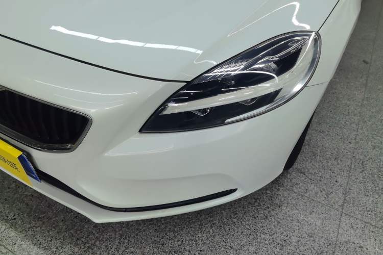 Used Volvo V40 2017 T3 Zhiyi Edition
