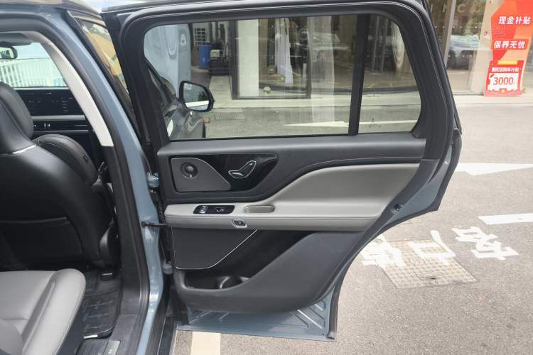 Used Lincoln Aviator 2024 3.0T V6 All-Wheel-Drive Luxury Edition Six Seats