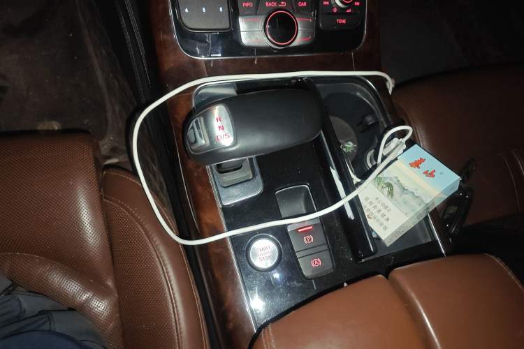 Used Audi A8 2011 A8L 3.0 TFSI quattro Luxury Edition (213kW) Gear Lever