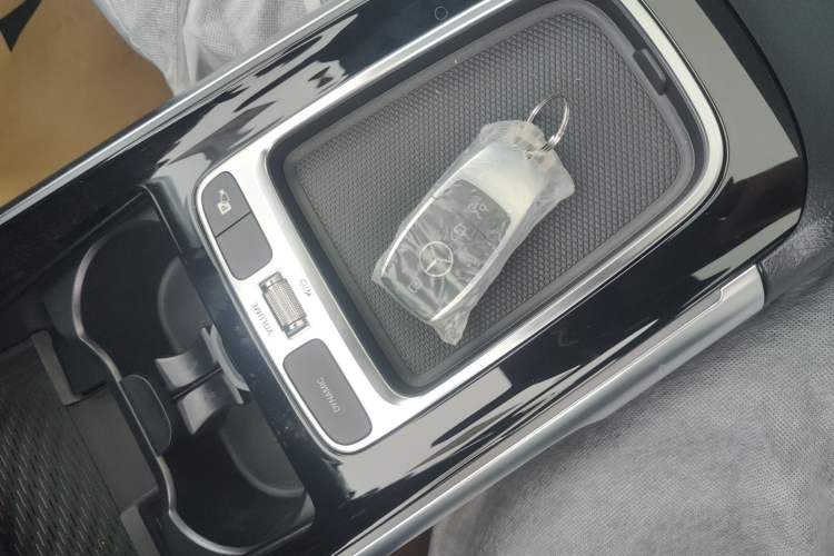 Used Mercedes-Benz EQB 2025 EQB 260 Interior 1