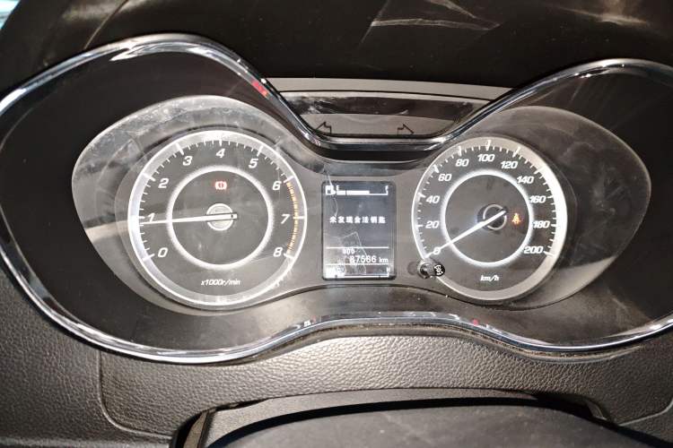 Used Baojun 560 2015 1.8L manual luxury version
