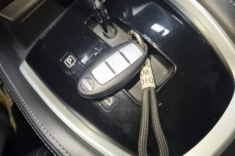 Used Nissan X-Trail 2016 2.0L CVT Smart Enjoyment Version 4WD
