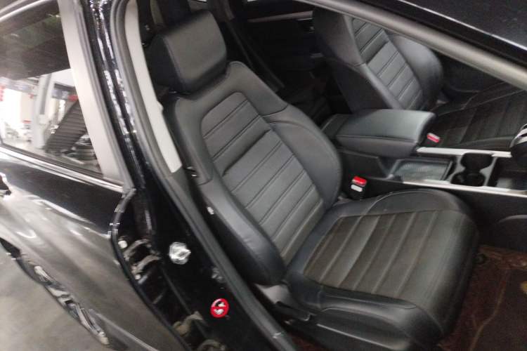 Used Honda CR-V 2021 240TURBO CVT Two-Wheel Drive Urban Edition Right Front Seat