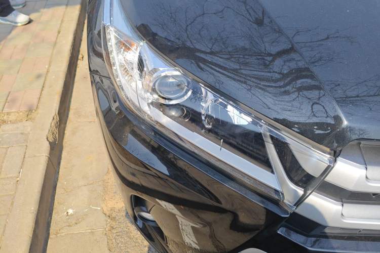 Used Toyota Highlander 2018 2.0T Four-Wheel Drive Luxury Version 7 Seats China VI Standard Right Front Headlight