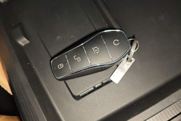 Used BYD Song L DM-i 2025 Intelligent Driving Version 112 km Beyond-Range Type