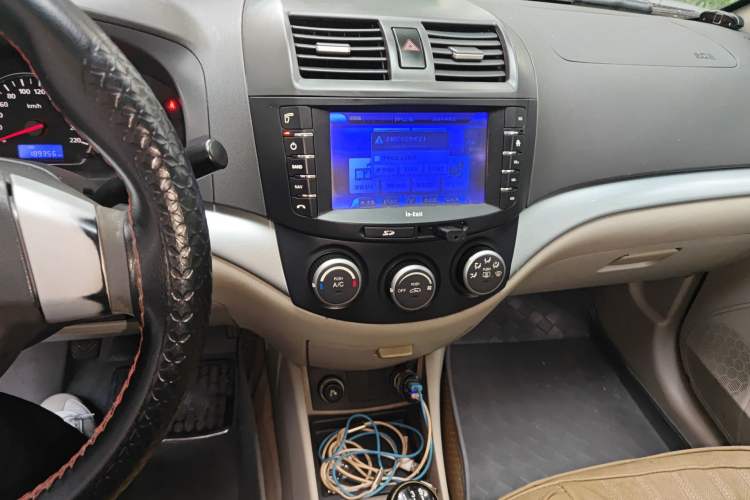 Used CHANGAN Alsvin V5 2012 1.5L Manual Dream Edition Audio And AC Panel