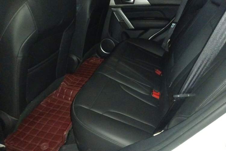 Used Haval H2 2018 Red-Label 1.5T Manual Two-Wheel Drive Elite Model Left Rear Seat