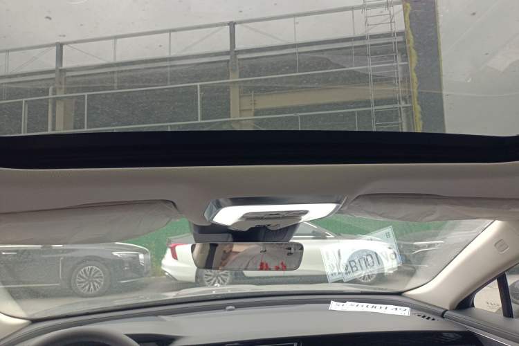 Used Hongqi H5 2025 2.0T Automatic Flag Edition – 500 000 Units Commemorative Version
