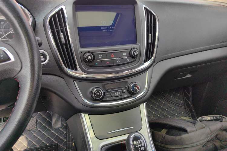 Used Baojun 560 2016 1.8L Manual Luxury Edition Audio And AC Panel