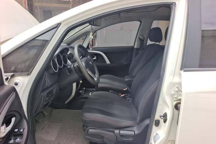 Used CHANGAN CX20 2014 1.4L IMT Sunroof Navigation Version China IV Standard
