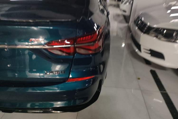 Used Chevrolet Monza 2020 Light Hybrid RS 330T Automatic Comfort Edition Right Rear Taillight