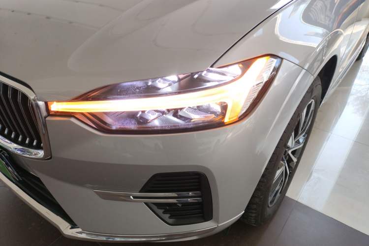 Used Volvo XC60 2023 B5 4x4 Smart Luxury Edition