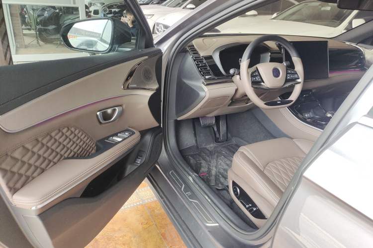 Used BYD Han 2023 DM-i Champion Edition 121KM Prestige Model