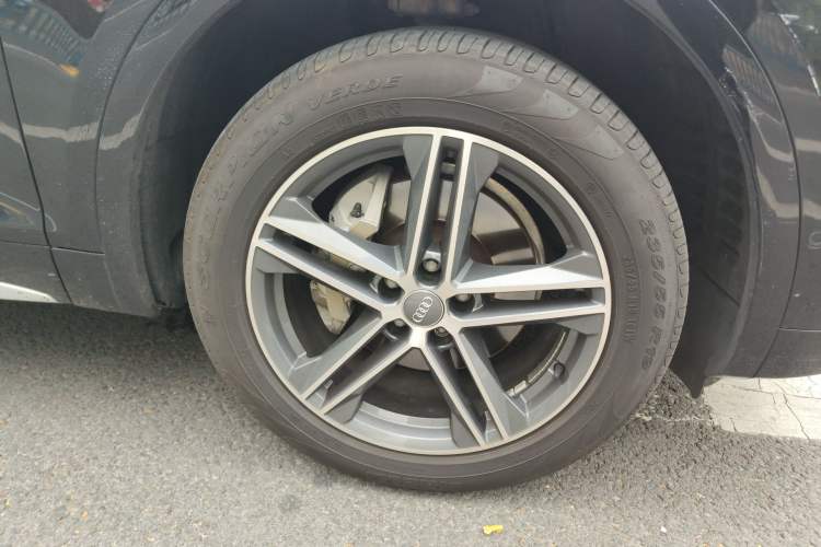 Used Audi Q5L Sportback 2021 40 TFSI Fashion Model Right Front Wheel Hub