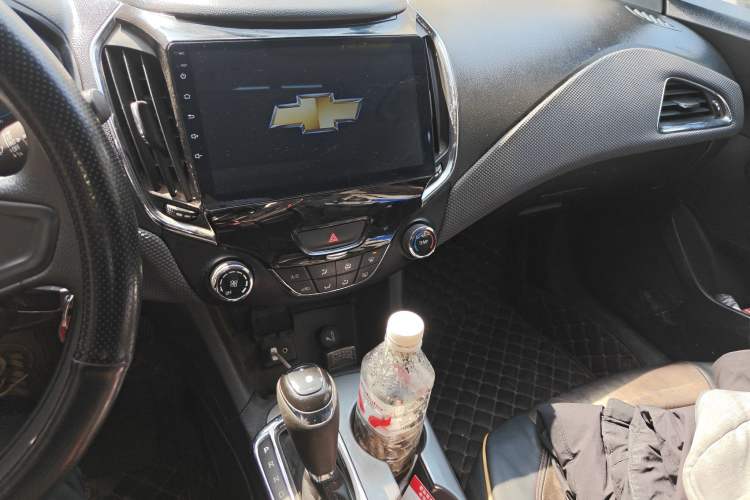 Used Chevrolet Cruze 2018 320 Automatic Pioneer Sunroof Edition
