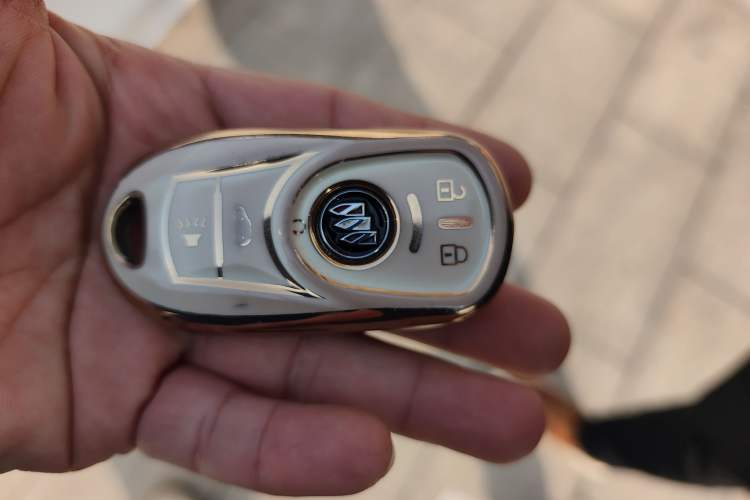 Used Buick GL8 2022 ES Landtrek 653T Comfort Edition