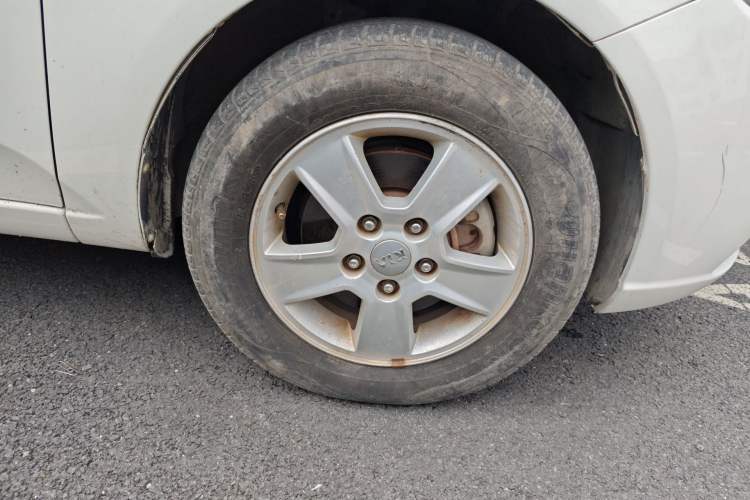 Used Kia Forte 2012 1.6L AT GL Commemorative Edition Right Front Wheel Hub