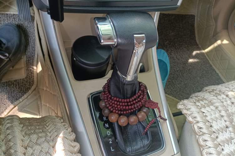 Used BAIC E Series 2013 Sedan 1.5L Automatic Lotte Edition Gear Lever