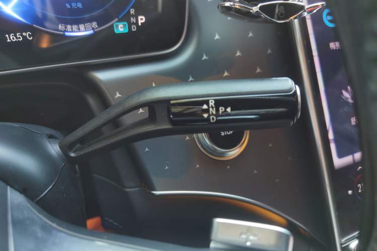 Used Mercedes-Benz EQE SUV 2023 500 4MATIC Special Edition Gear Lever